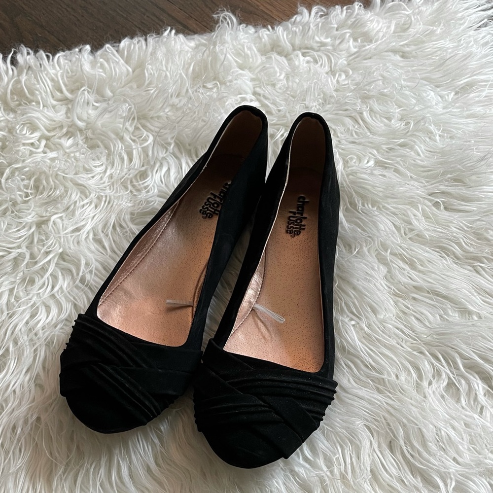 Black Velvet Feel Flats NWOT size 7